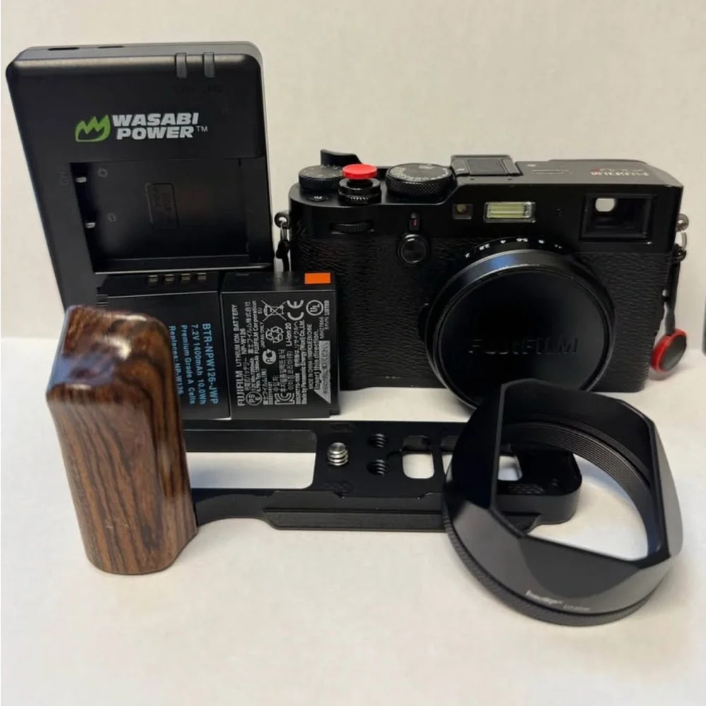 Battery and Charger Set - Black